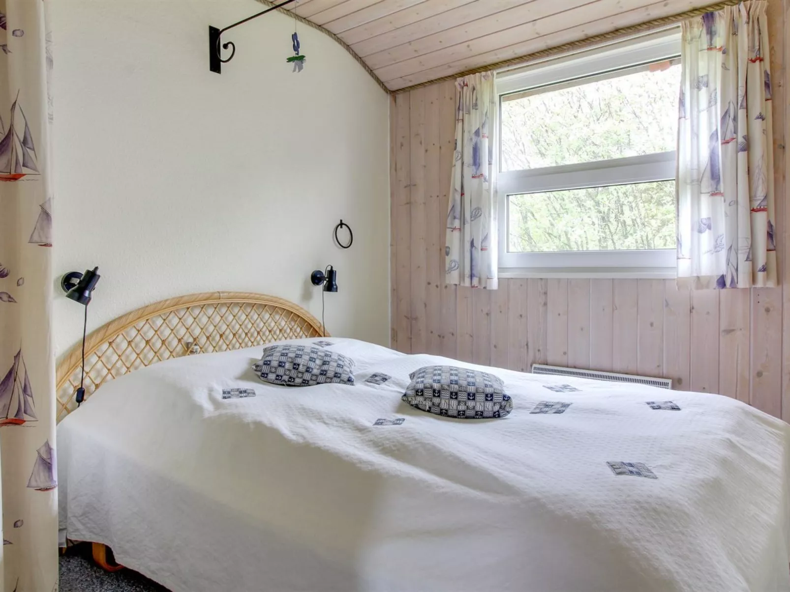 "Gudni" - 250m from the sea-Binnen