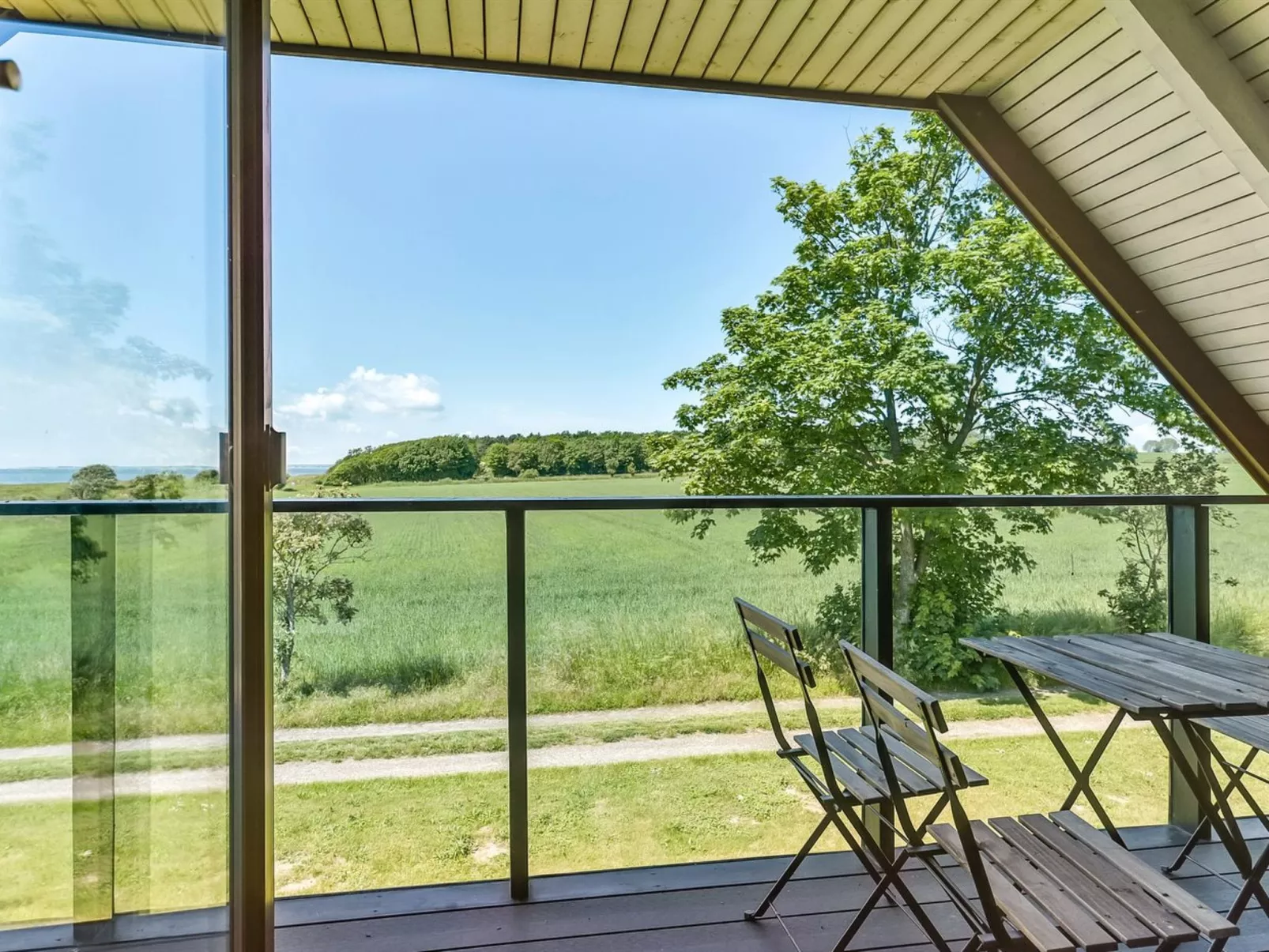 "Emin" - 100m from the sea-Buiten