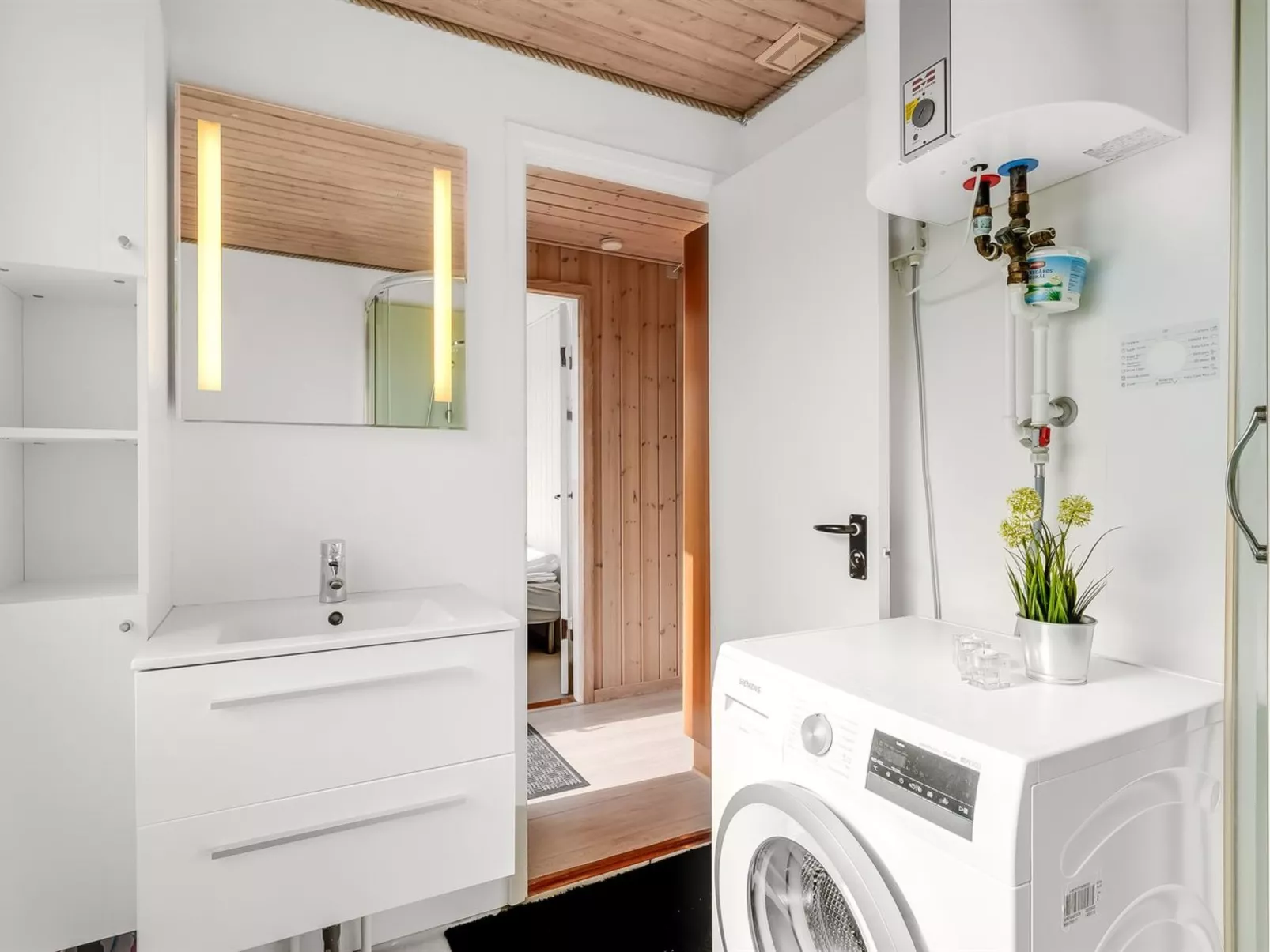 "Brenda" - 300m to the fjord-Binnen