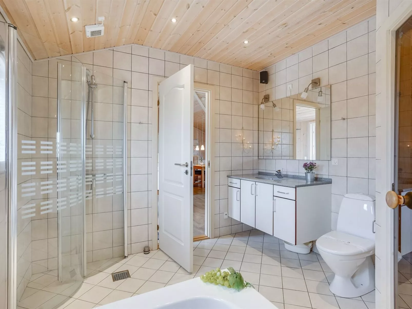 "Elsemarie" - 1.4km to the fjord-Binnen