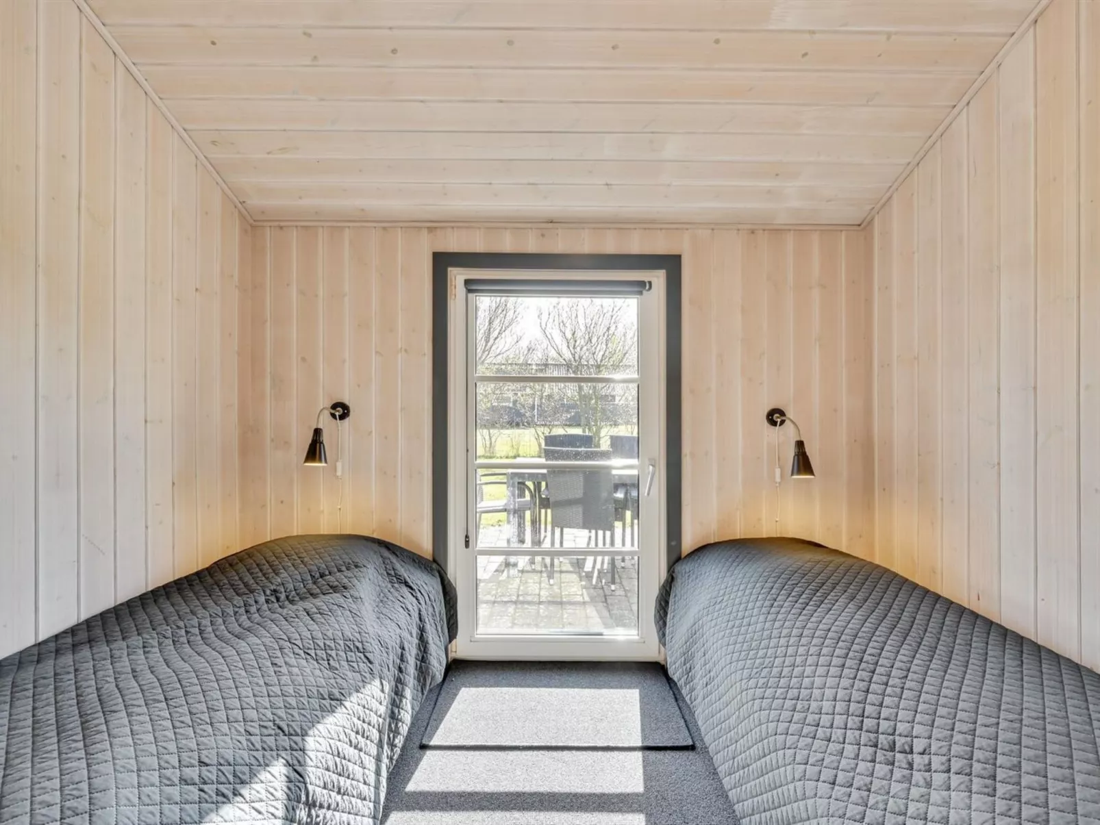 "Martina" - 560m to the fjord-Binnen