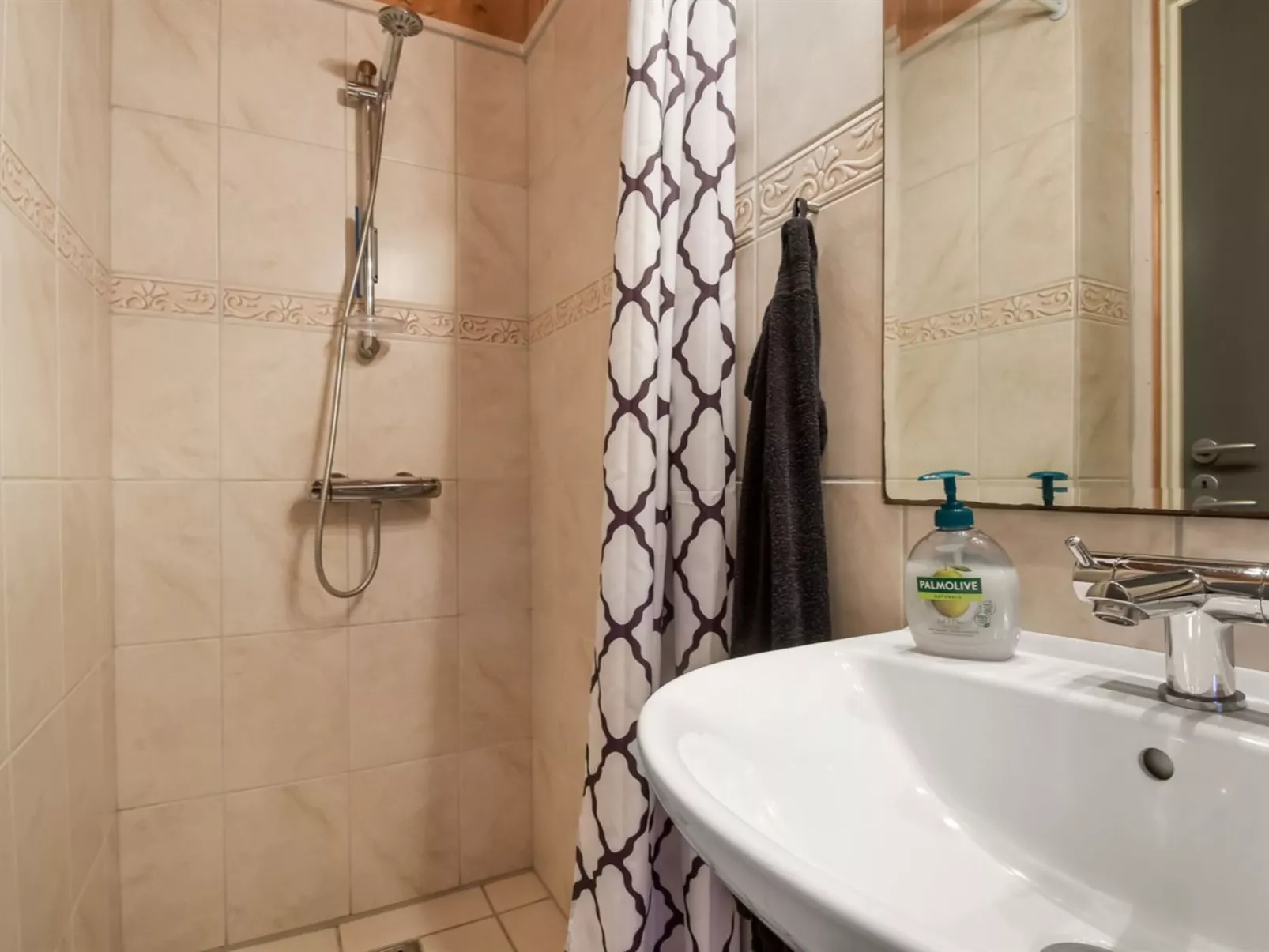 "Thit" - 1.2km to the fjord-Binnen