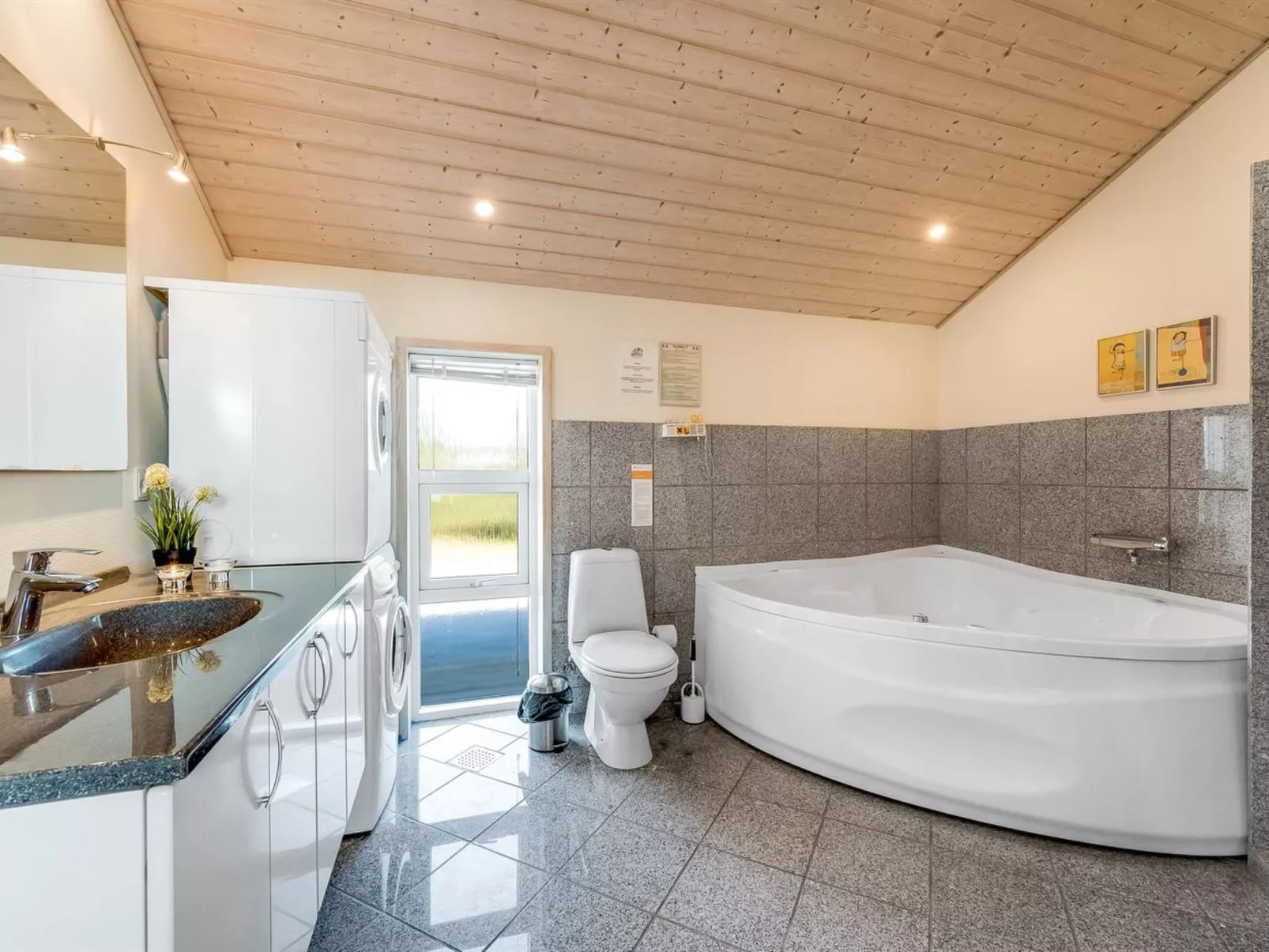 "Haagen" - 600m to the fjord-Binnen