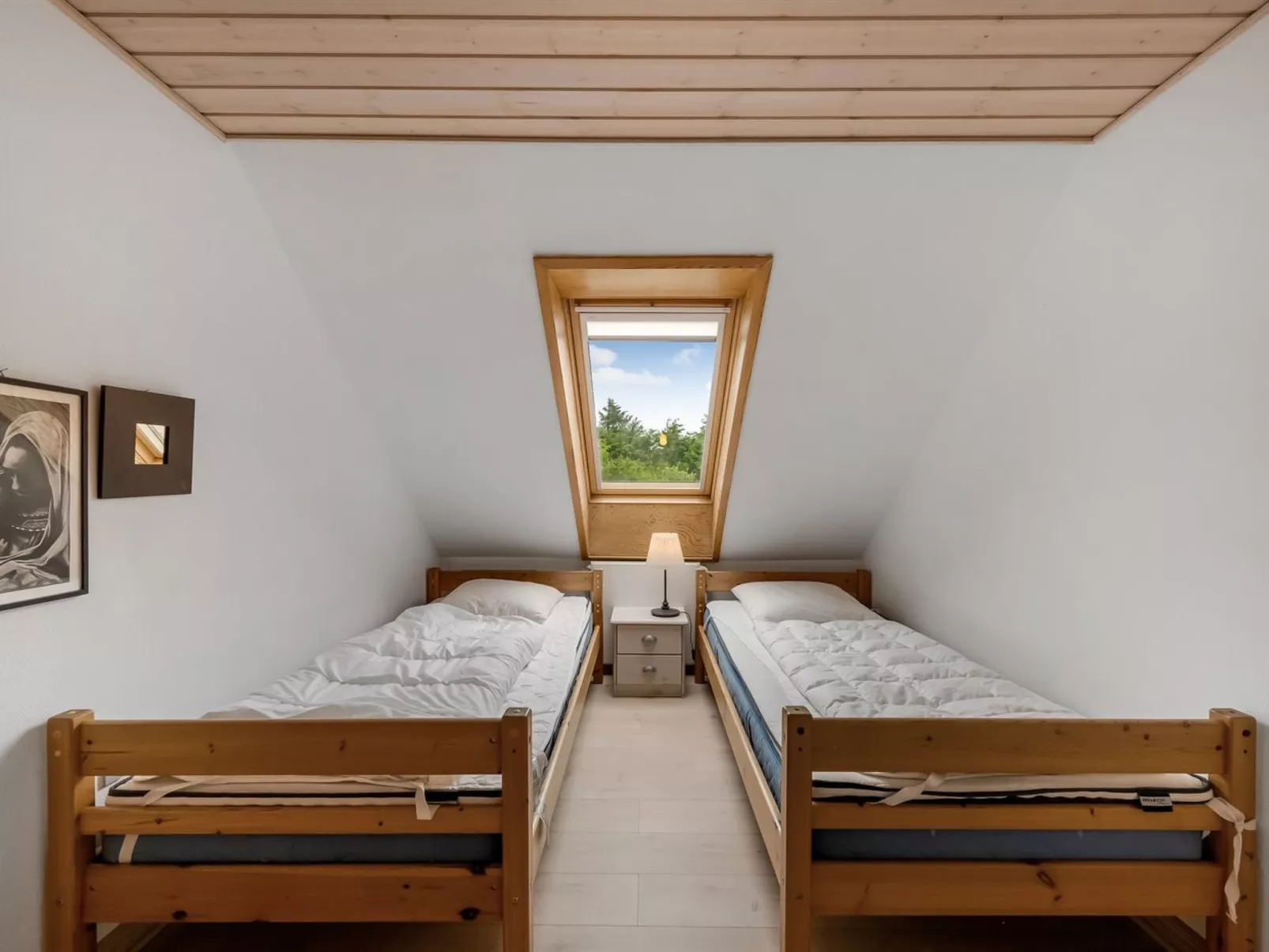 "Wilmar" - 1km to the fjord-Binnen