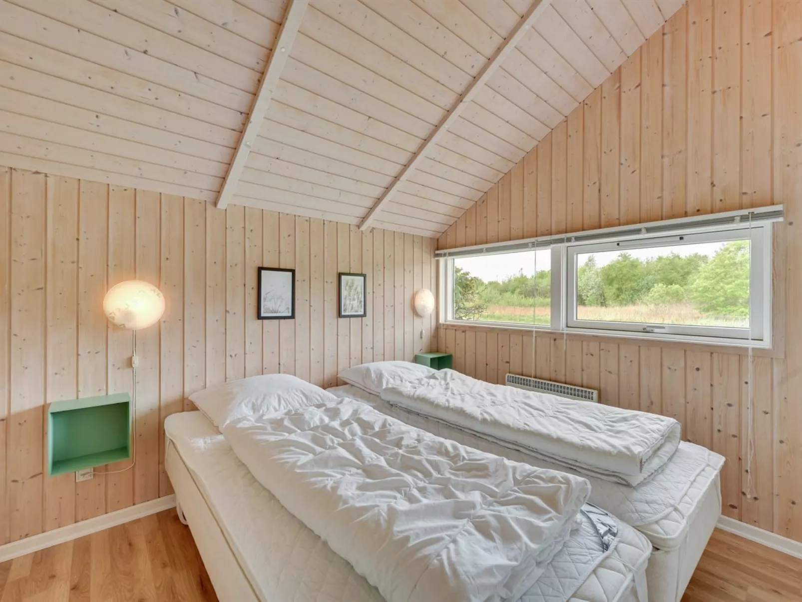 "Binna" - 1.2km to the fjord-Binnen