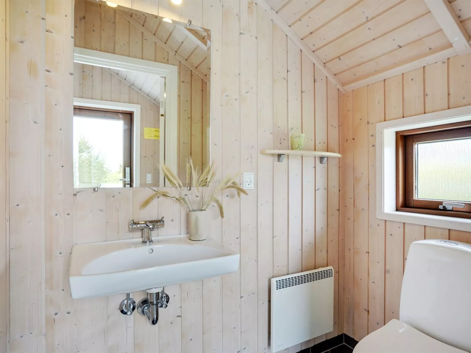 "Chermeine" - 1.2km to the fjord-Binnen