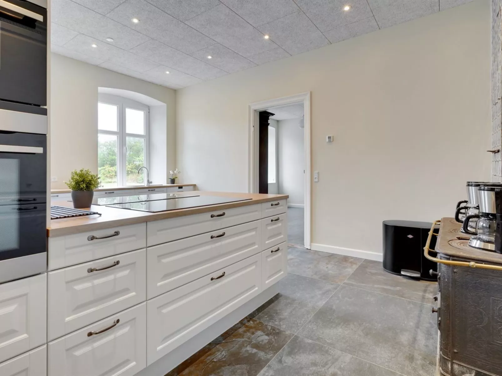 "Niki" - 15km from the sea-Binnen