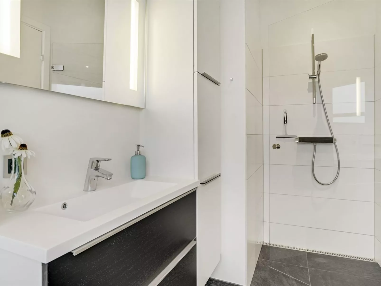 "Danila" - 600m from the sea-Binnen