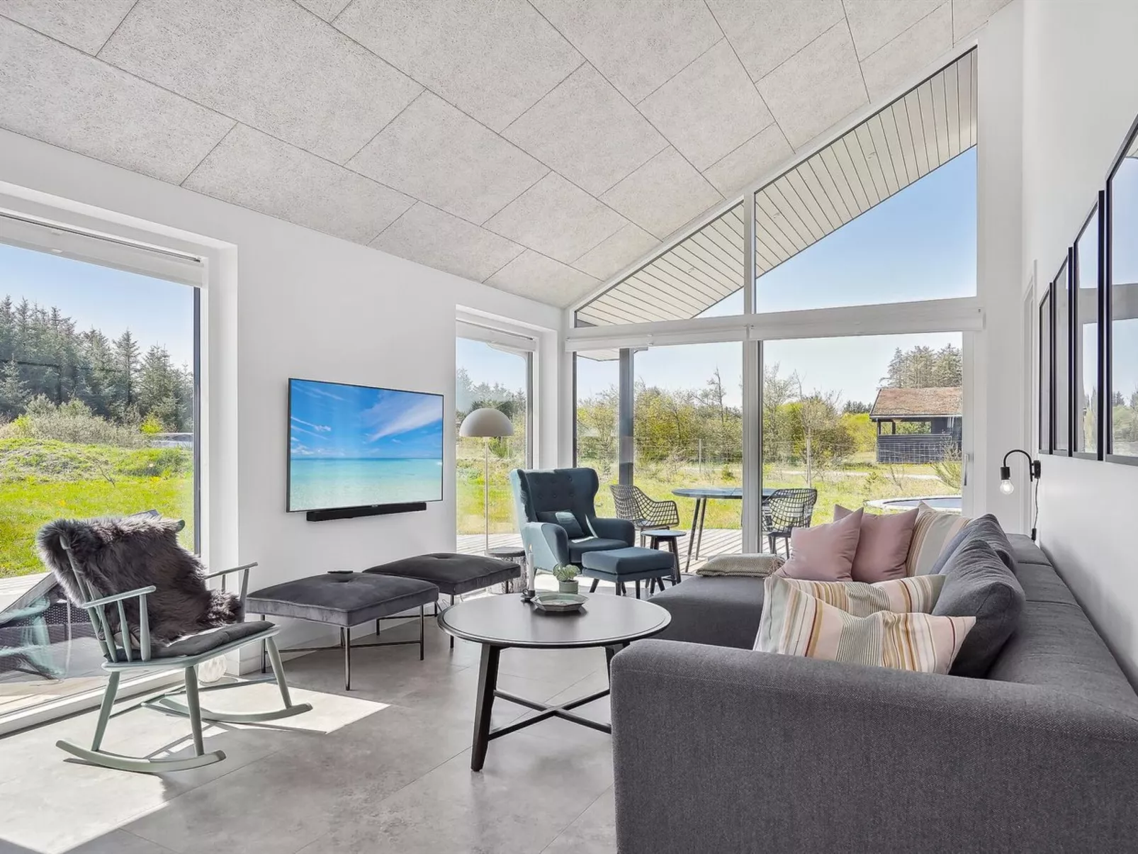 "Fredrika" - 1.5km from the sea-Binnen