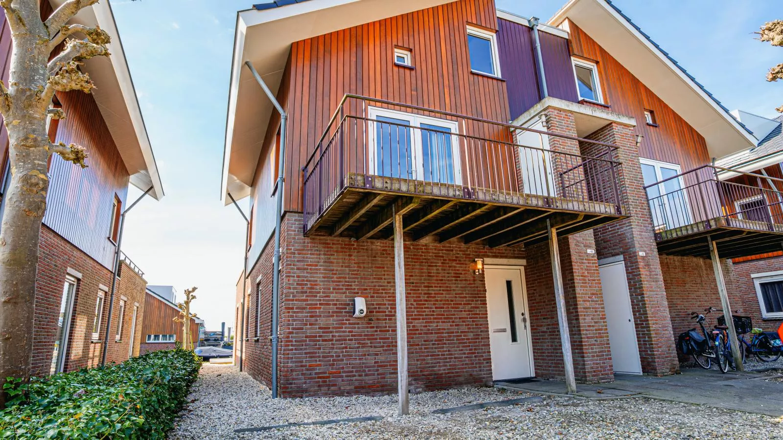 Waterfront-Buitenkant zomer