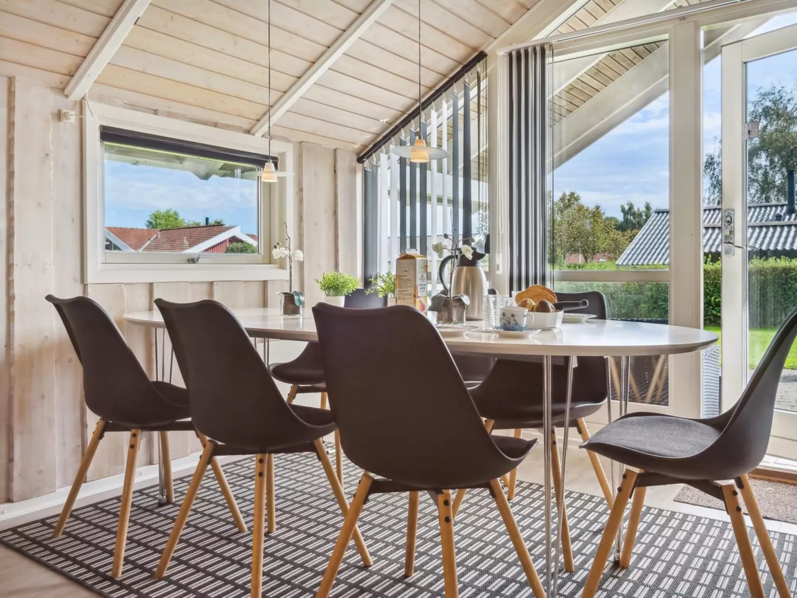 "Frosina" - 300m from the sea-Binnen