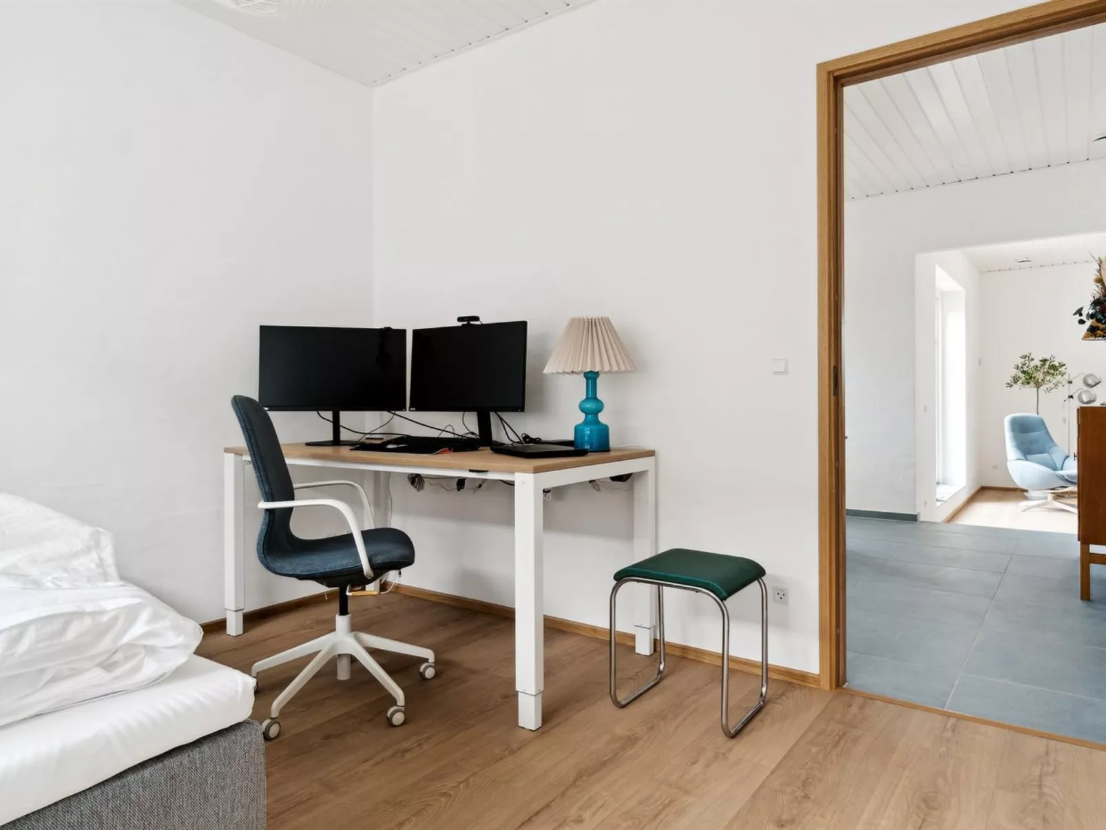 "Yakari" - 1km from the sea-Binnen