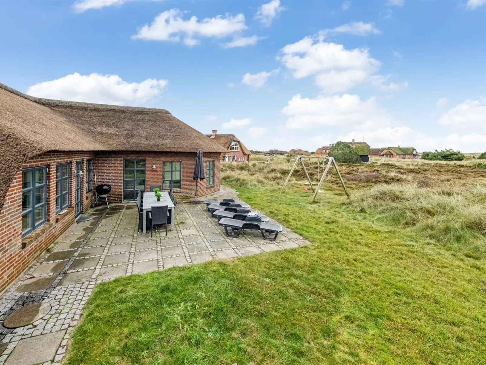 "Axeline" - 300m from the sea-Buiten