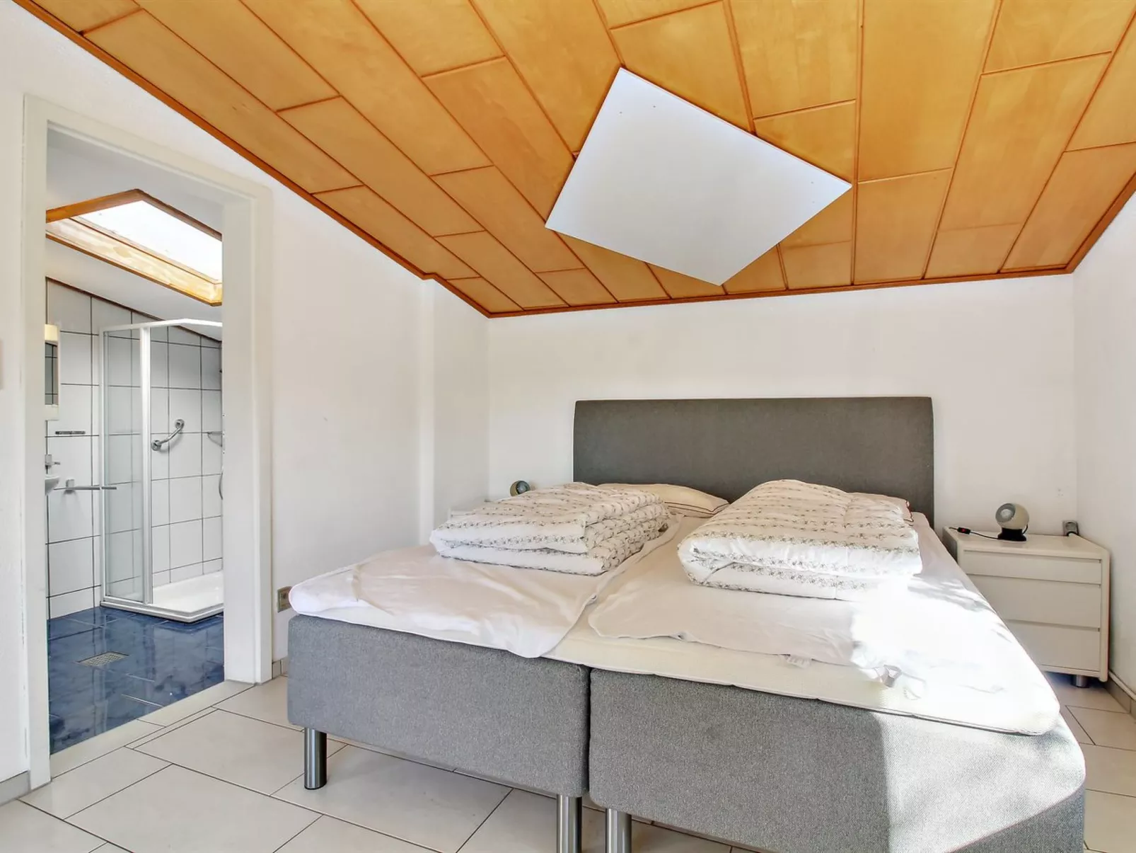 "Nalin" - 500m from the sea-Binnen