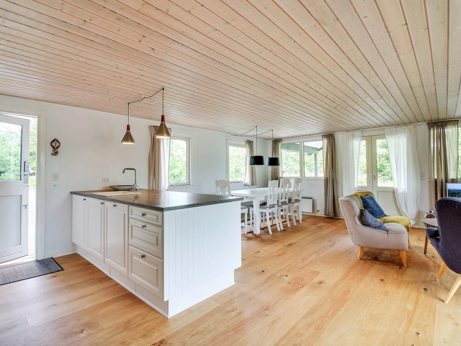 "Aleko" - 2.5km from the sea-Binnen