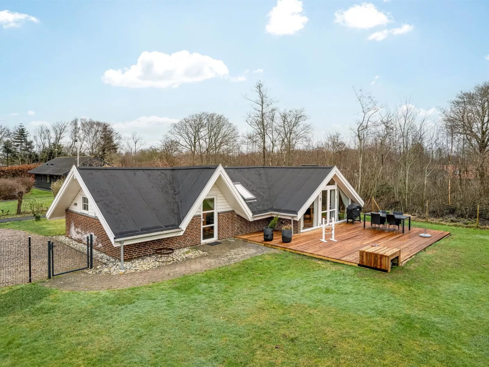 "Anu" - 300m to the fjord-Buiten