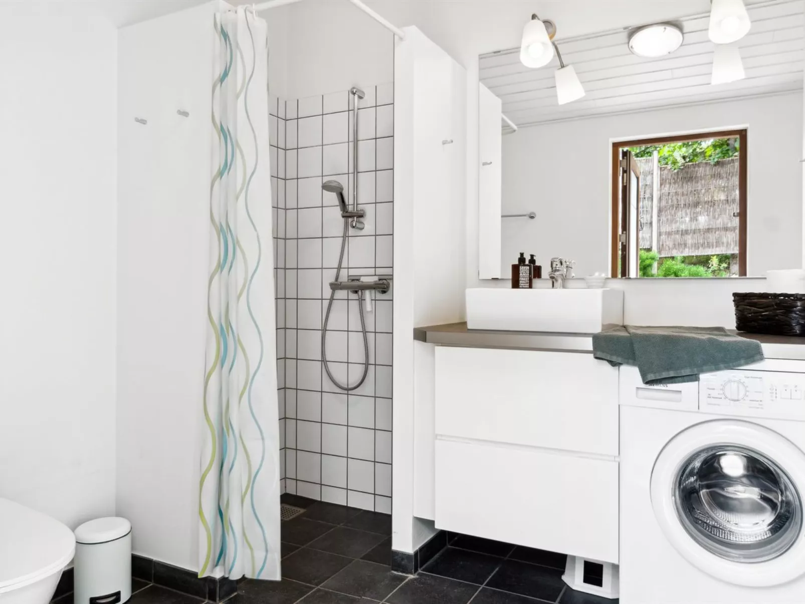 "Jonce" - 250m from the sea-Binnen