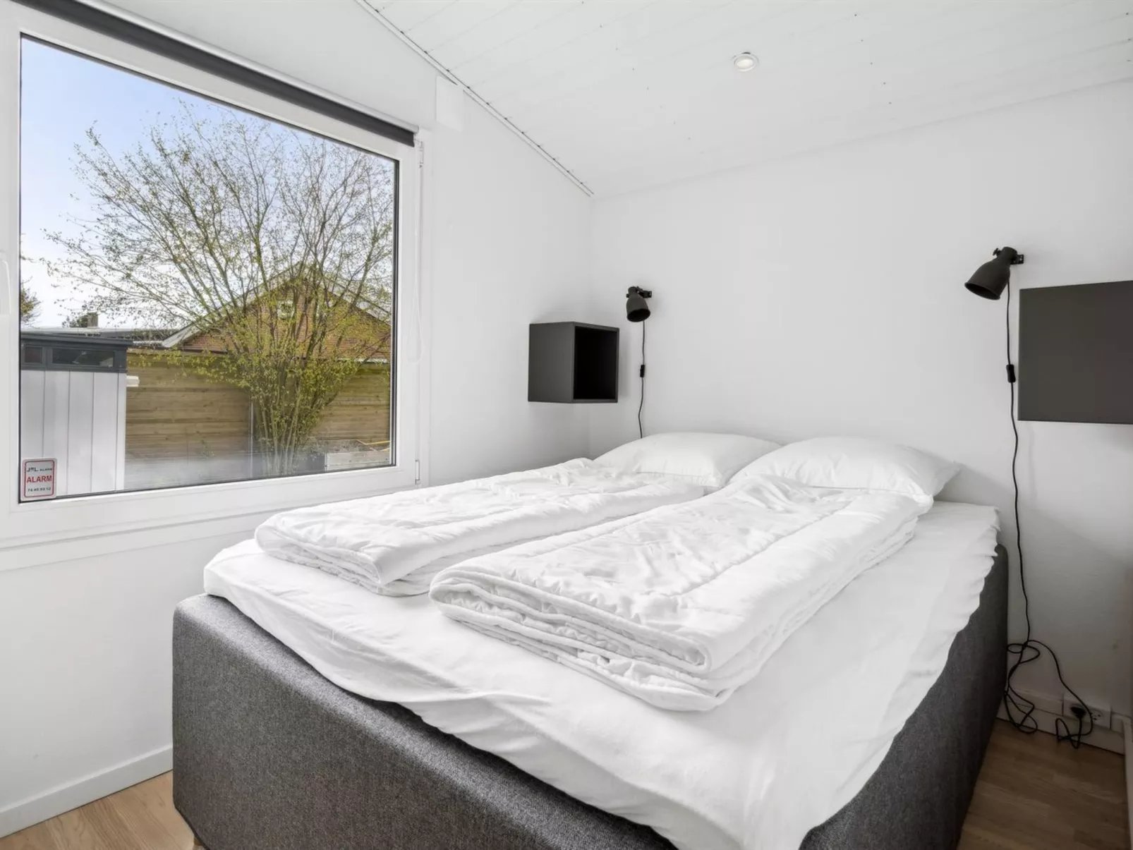 "Safina" - 100m from the sea-Binnen