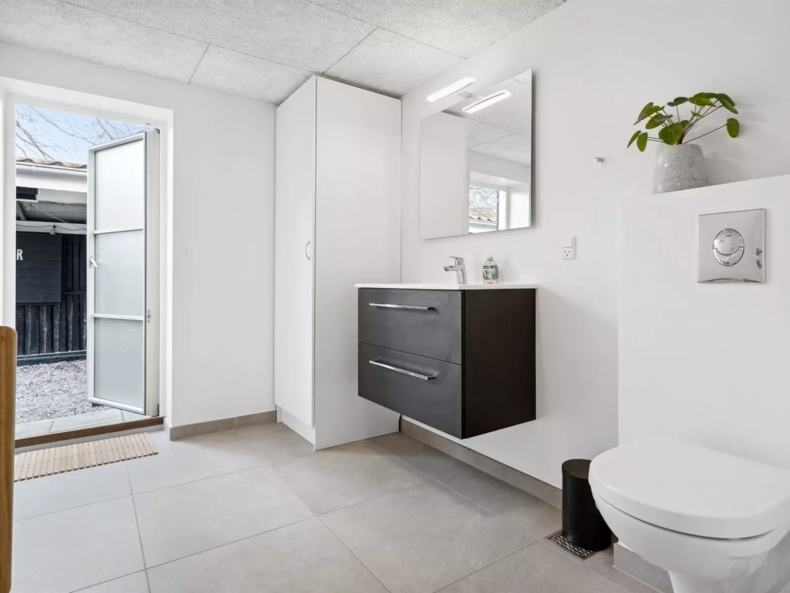 "Branko" - 200m from the sea-Binnen