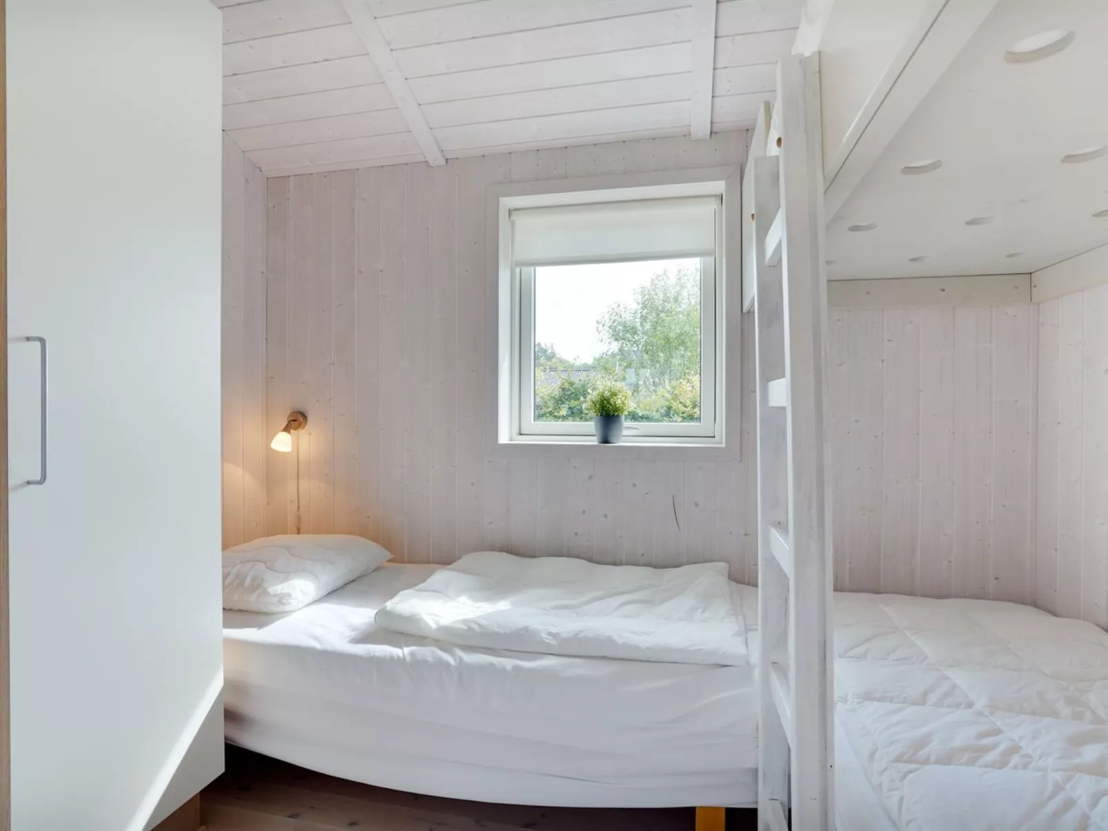 "Liutulf" - 40m from the sea-Binnen