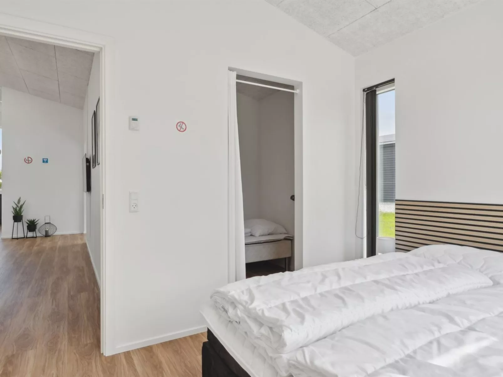 "Nissine" - 300m from the sea-Binnen