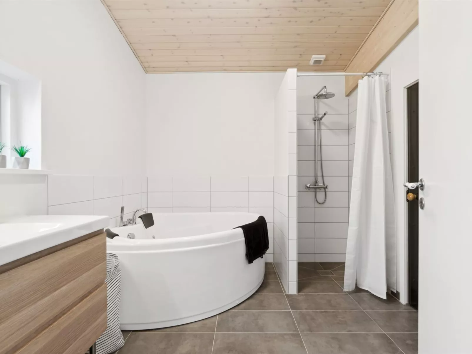 "Halvor" - 275m from the sea-Binnen