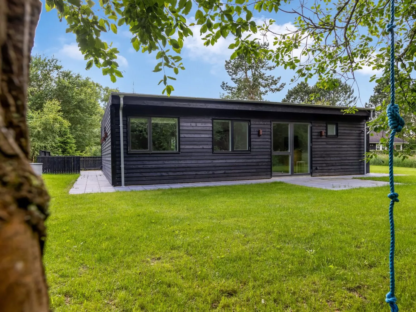 "Scalli" - 1.5km to the fjord-Buiten