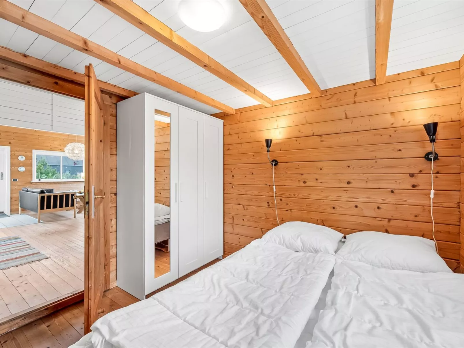 "Oddger" - 250m to the fjord-Binnen