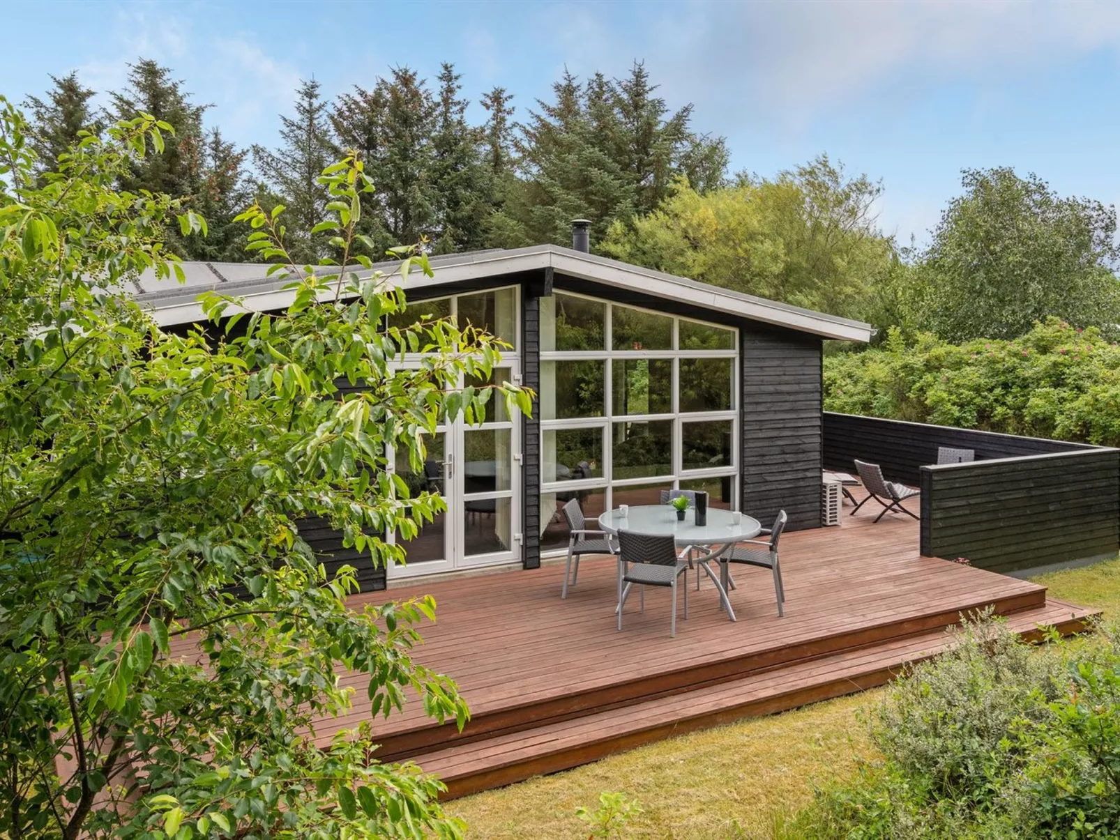 "Akkar" - 1.8km from the sea-Buiten