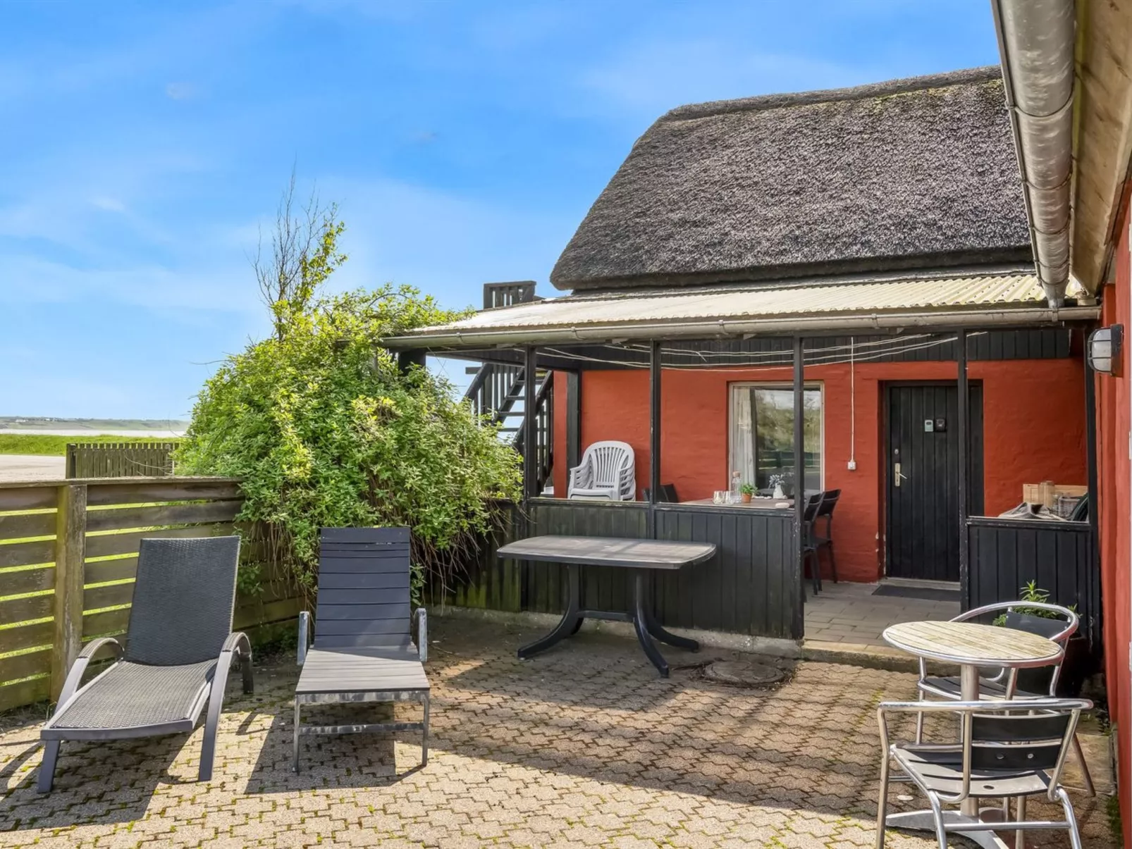 "Edvardsine" - 20m to the fjord-Buiten