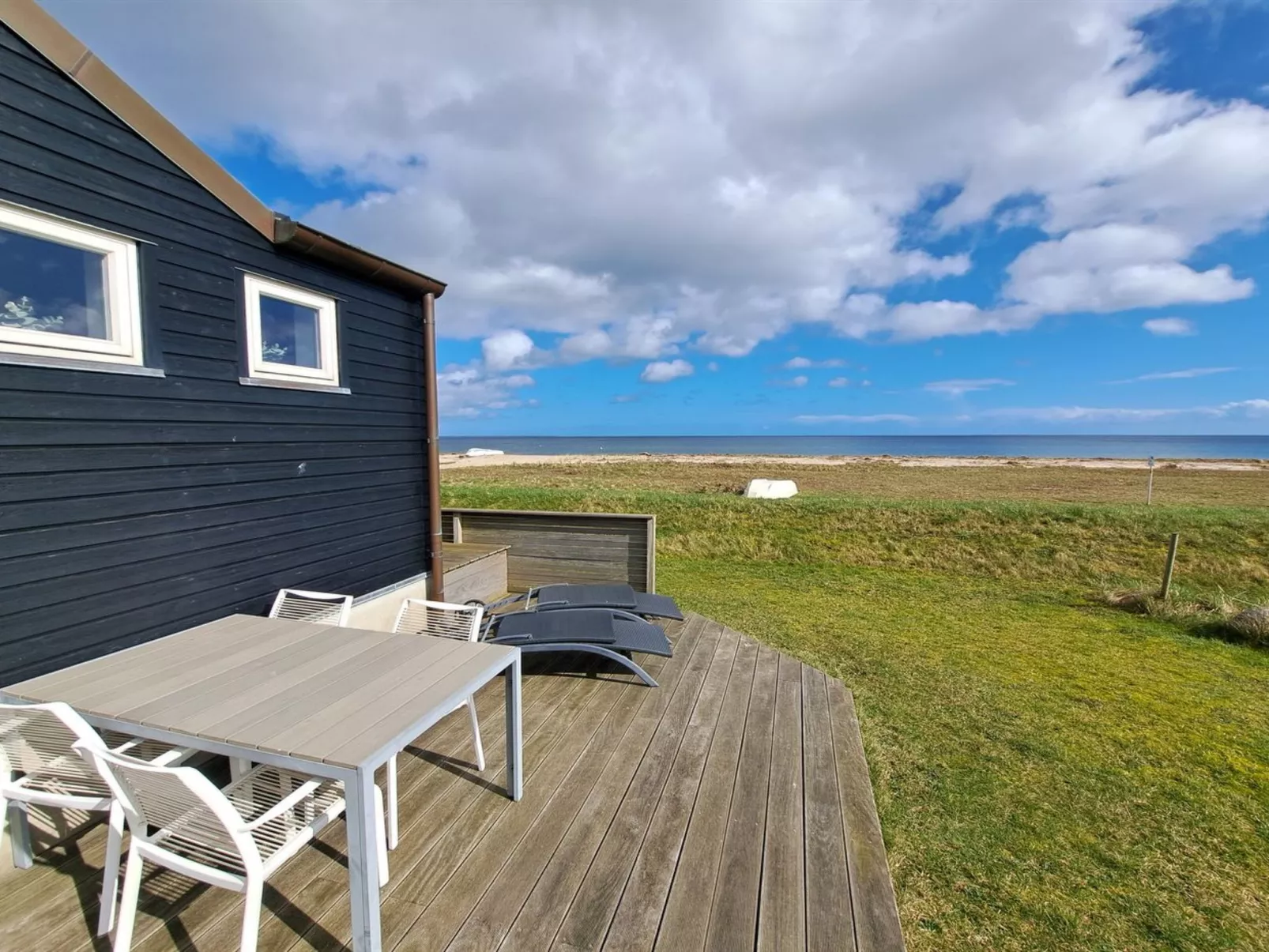 "Dory" - 30m from the sea-Buiten