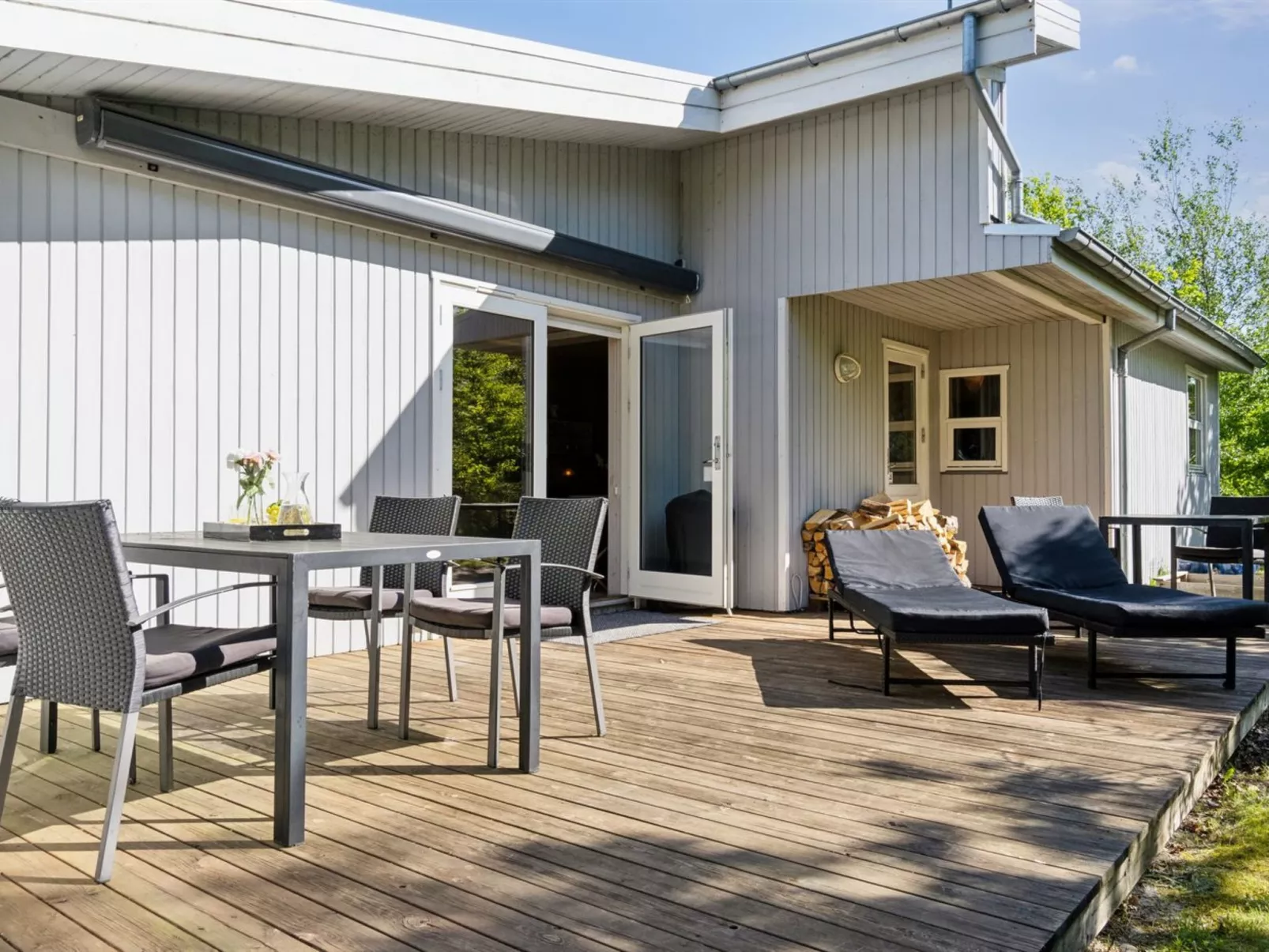 "Myriam" - 50m from the sea-Buiten