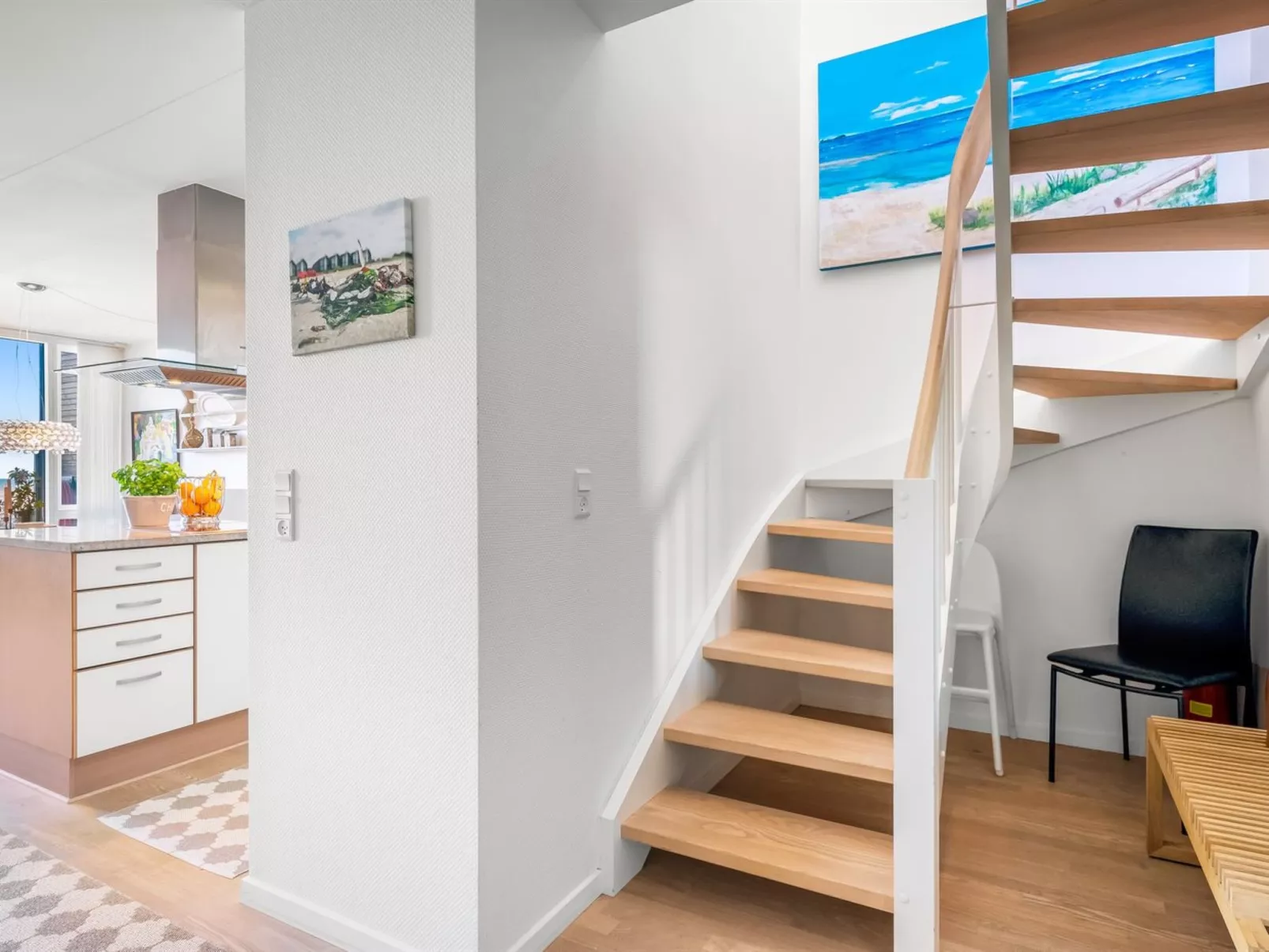 "Eleanore" - 25m from the sea-Binnen