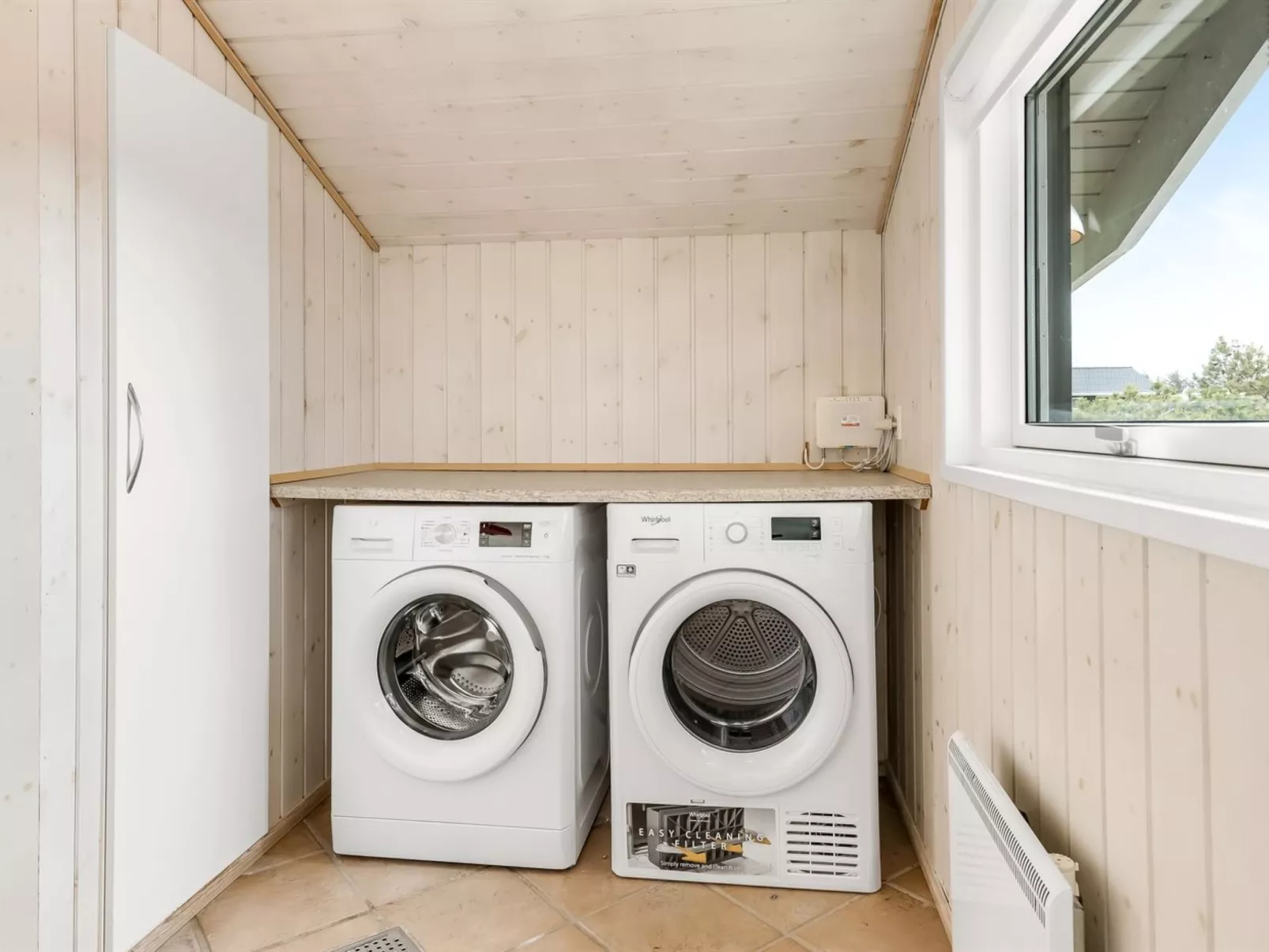 "Juris" - 950m from the sea-Binnen