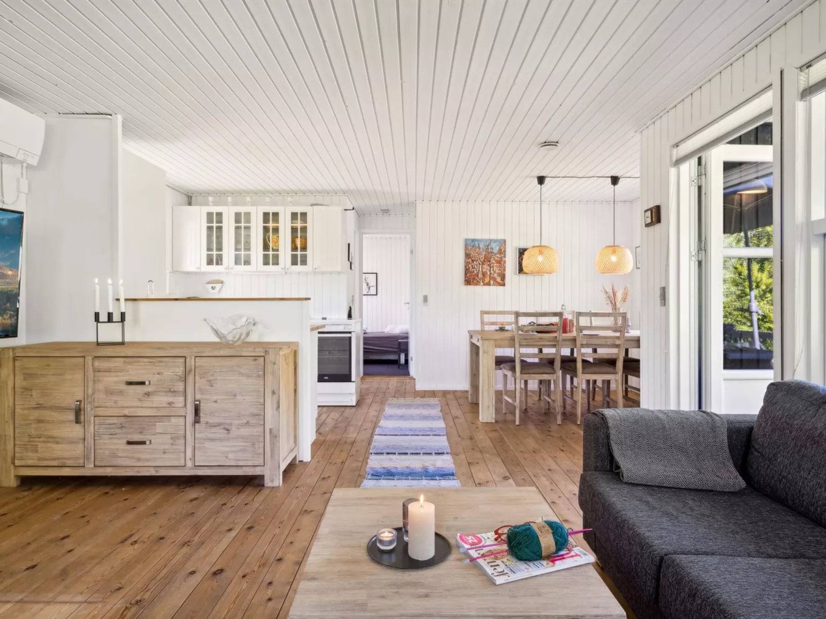 "Aldina" - 400m to the fjord-Binnen