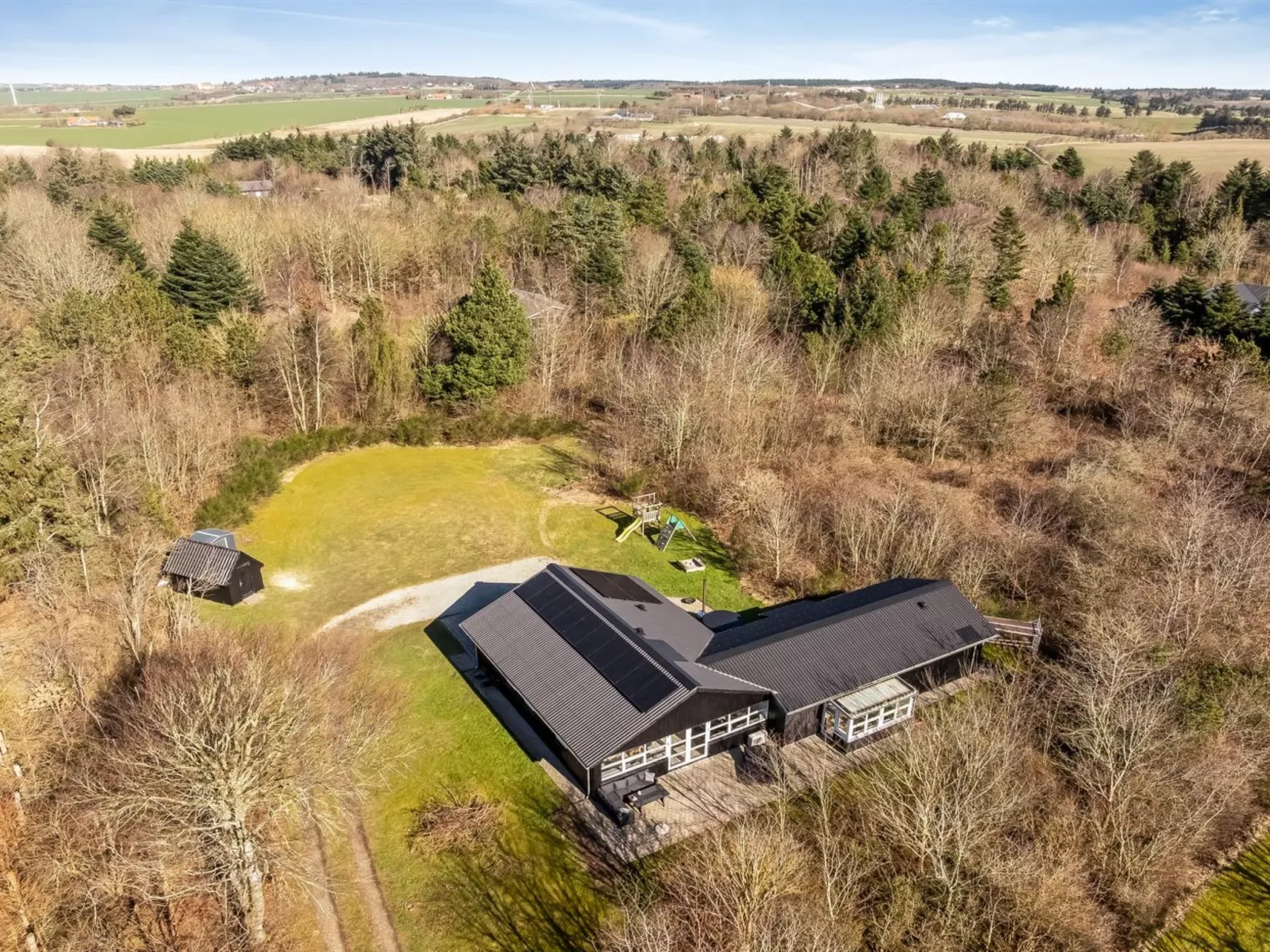 "Karmen" - 250m to the fjord-Buiten