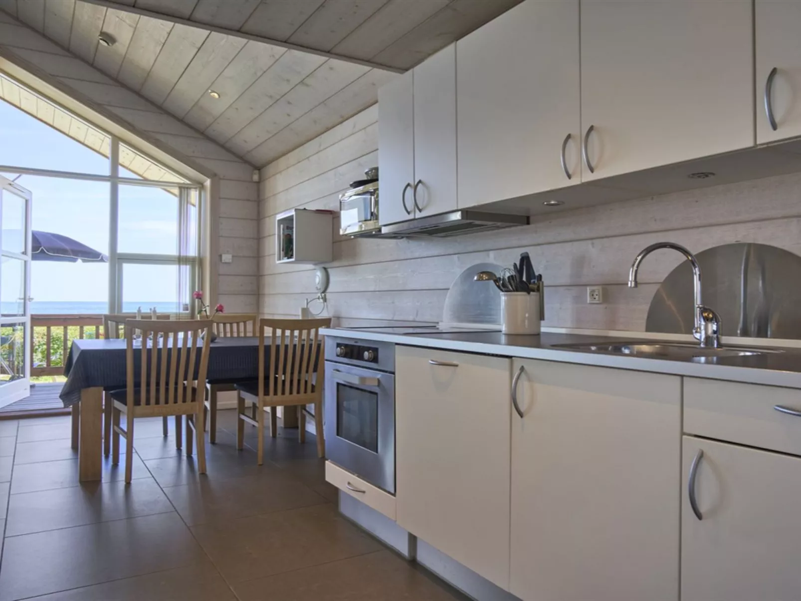 "Ghita" - 10m from the sea-Binnen