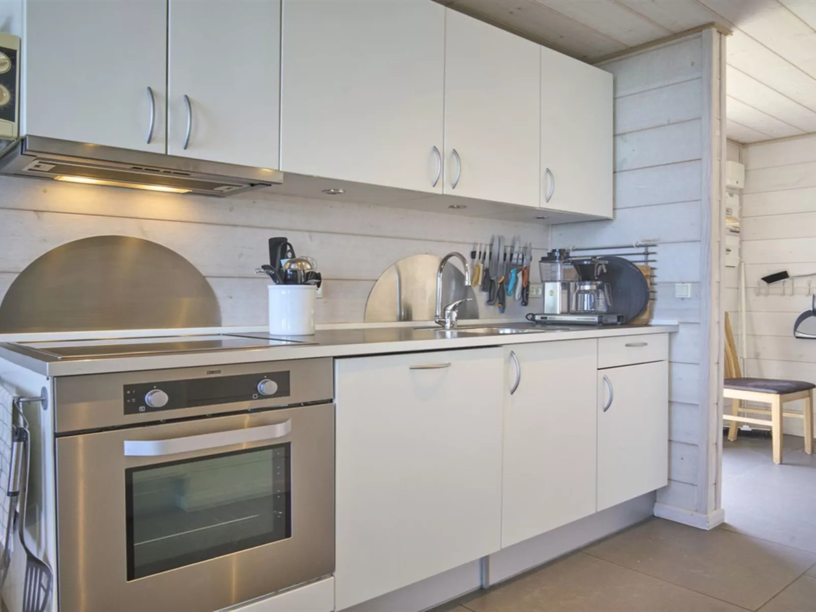 "Antim" - 10m from the sea-Binnen