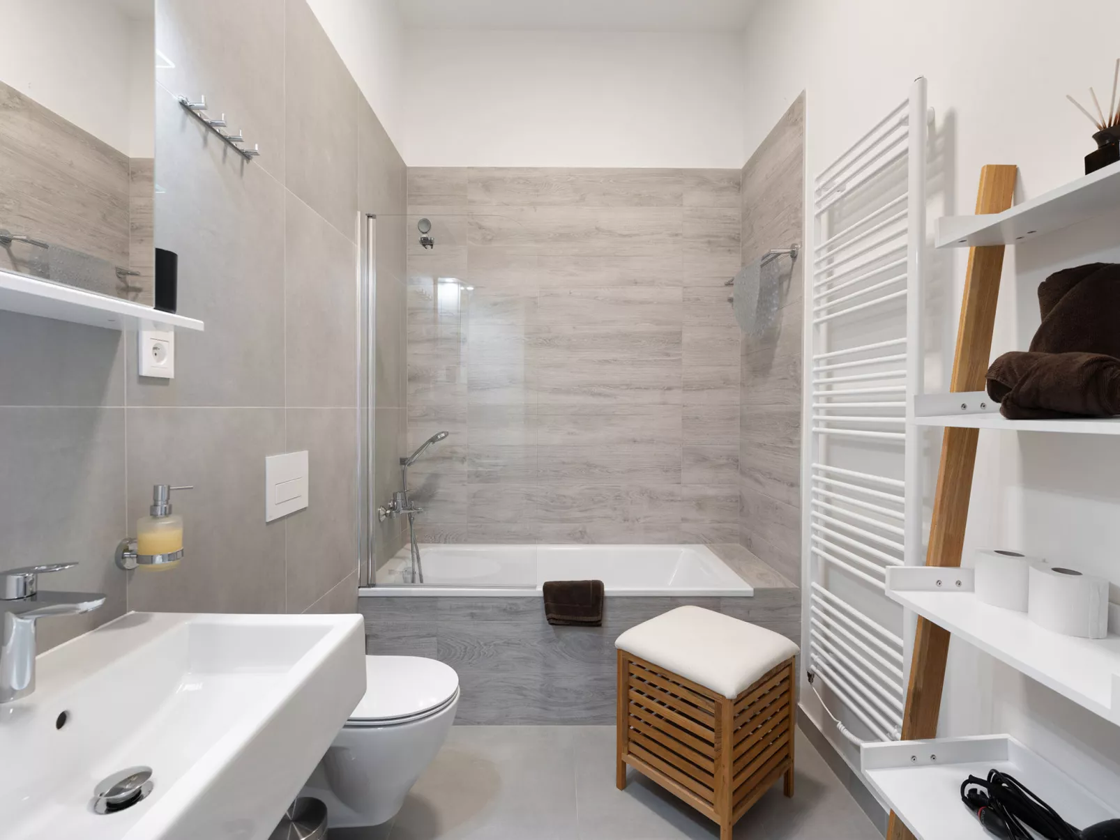 Javorná Lodge-Binnen