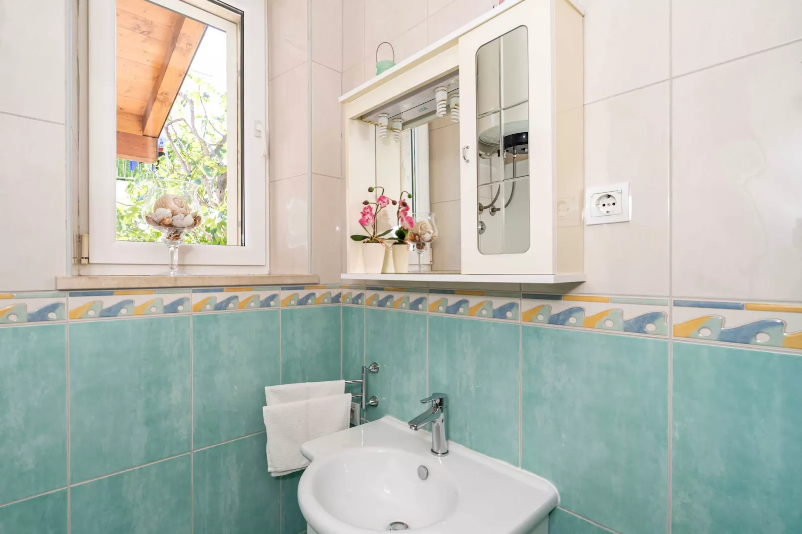 Apartments and Room Frane - Studio with Terrace-Badkamer