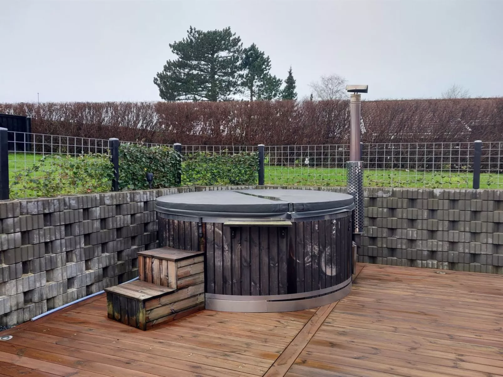 "Enida" - 350m to the fjord-Binnen