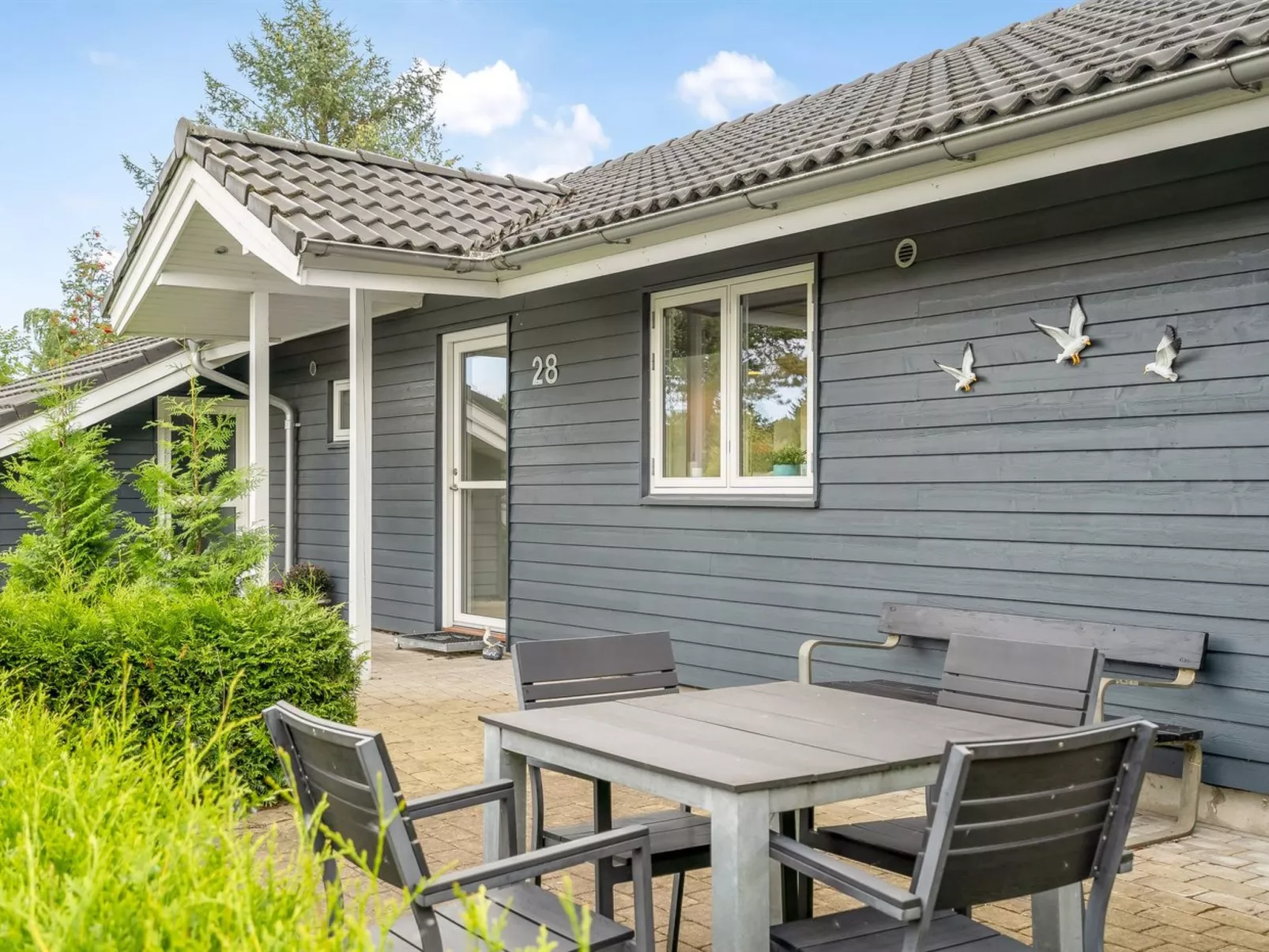 "Nauka" - 400m to the fjord-Buiten