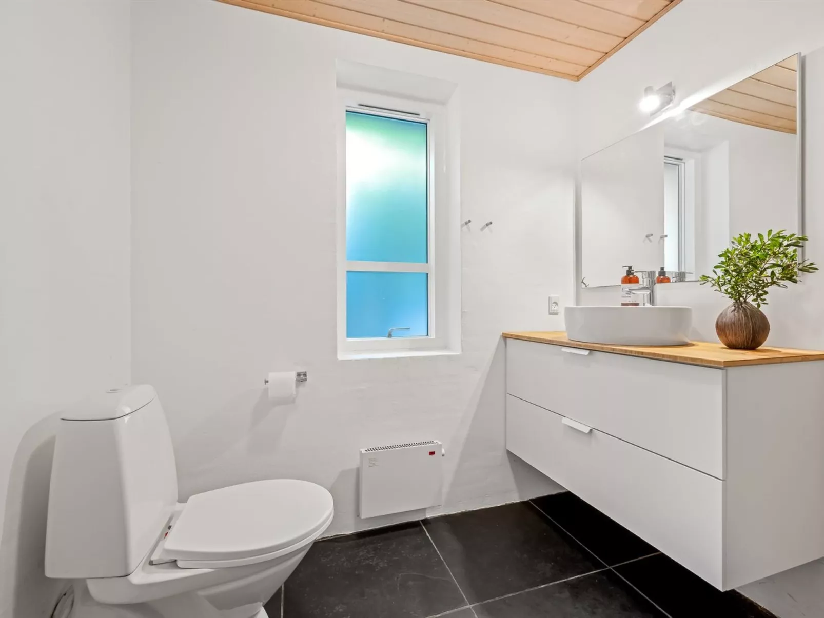 "Trena" - 1.2km to the fjord-Binnen