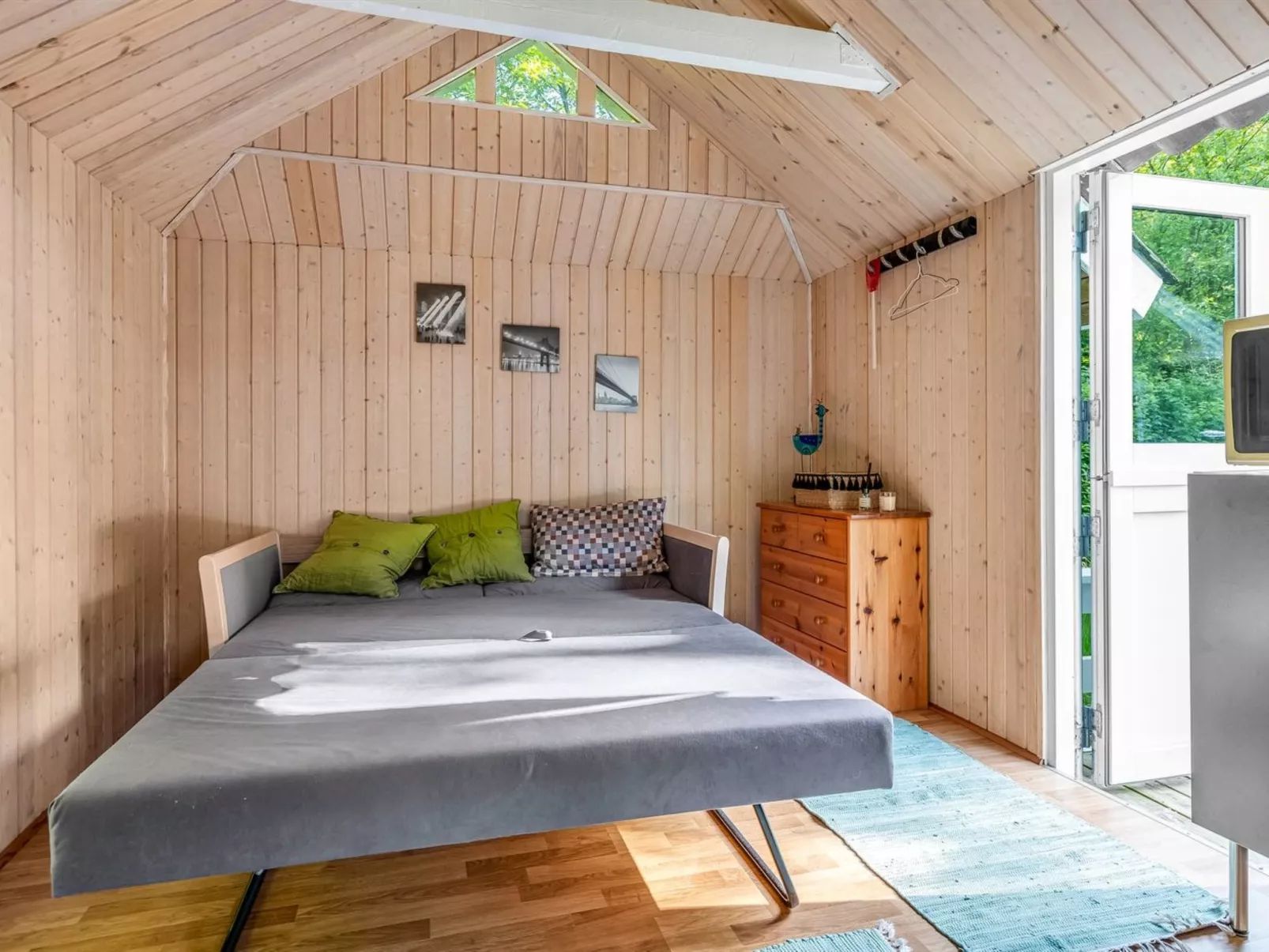 "Ung" - 30km from the sea-Binnen