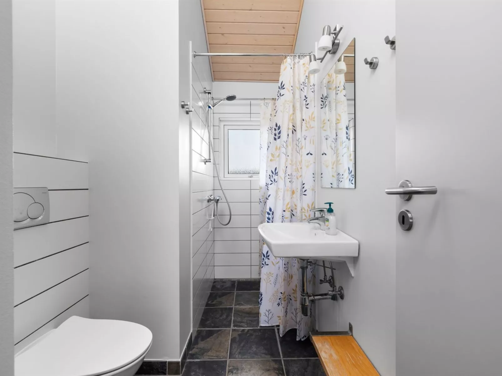 "Drusilla" - 140m from the sea-Binnen