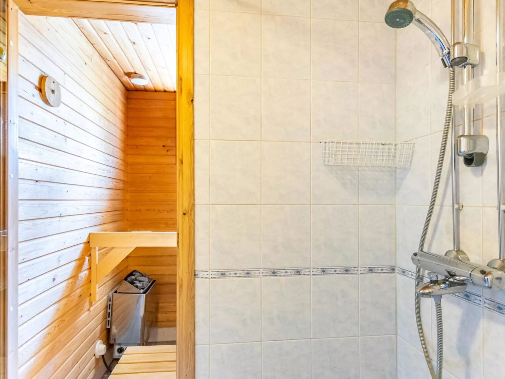 Outapailakka j 9 - Binnen