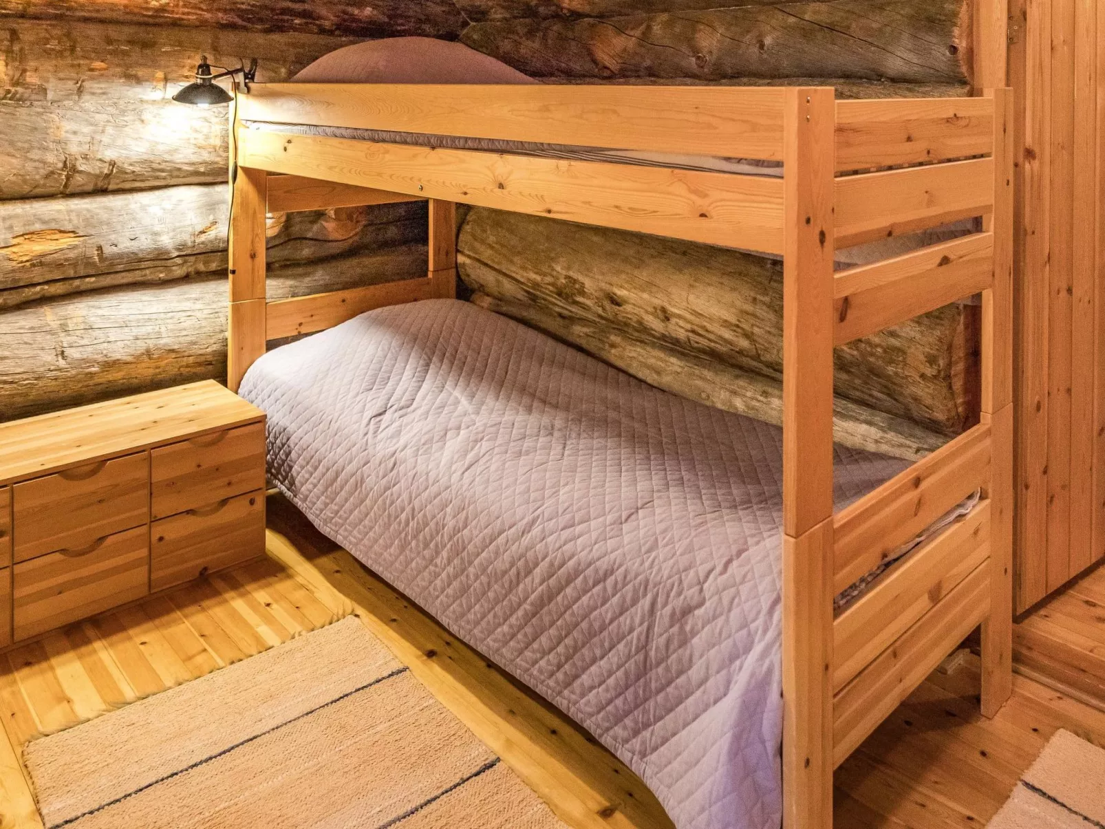 Ylläsnäkyy 7 / karkelo-Binnen