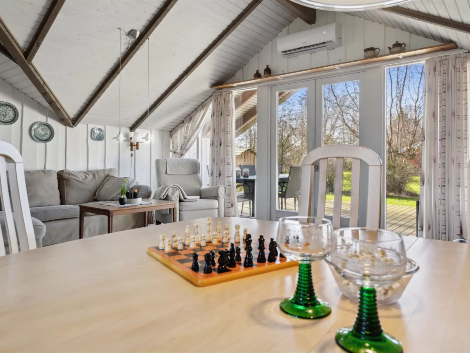 "Bernadine" - 400m from the sea-Binnen