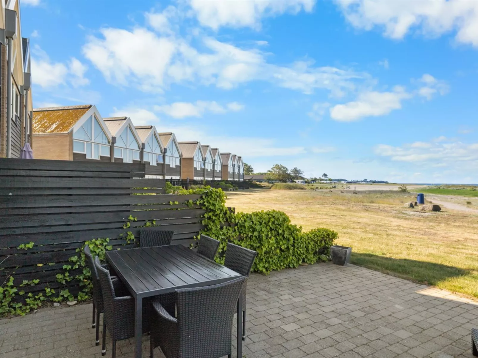 "Claudine" - 90m from the sea-Buiten