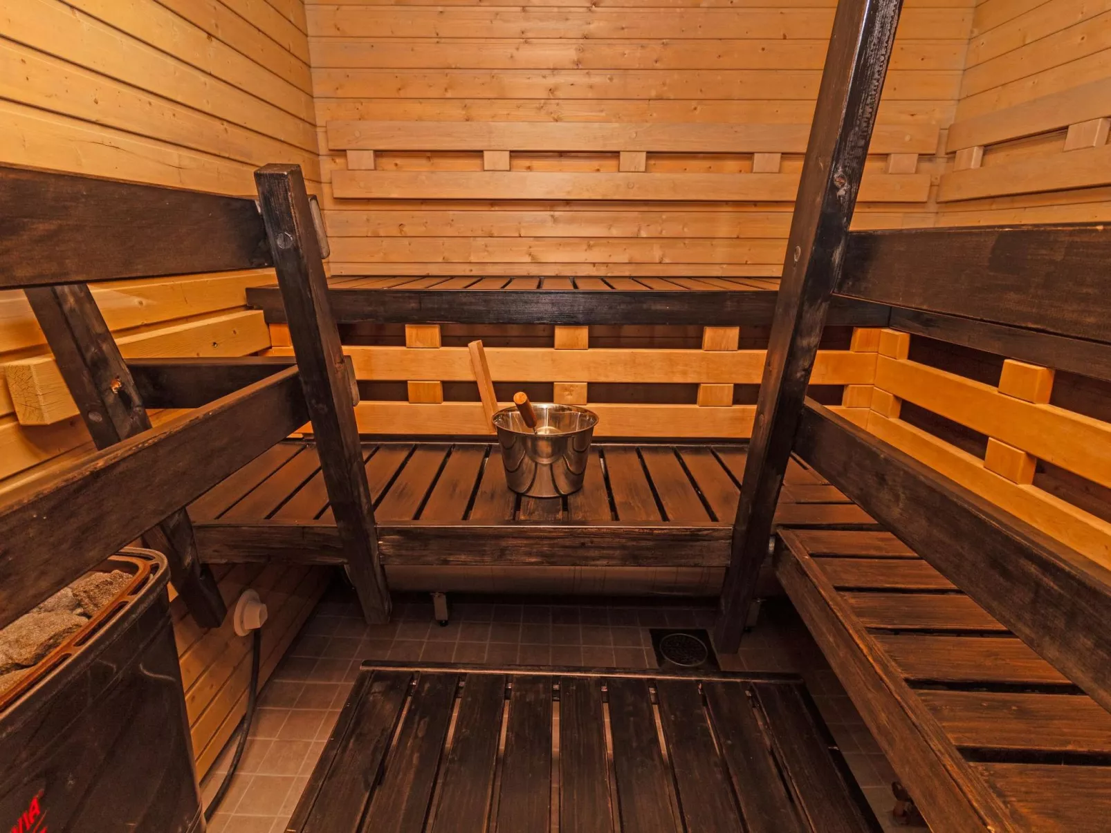 Rukan taikavuosseli 12 a-Binnen